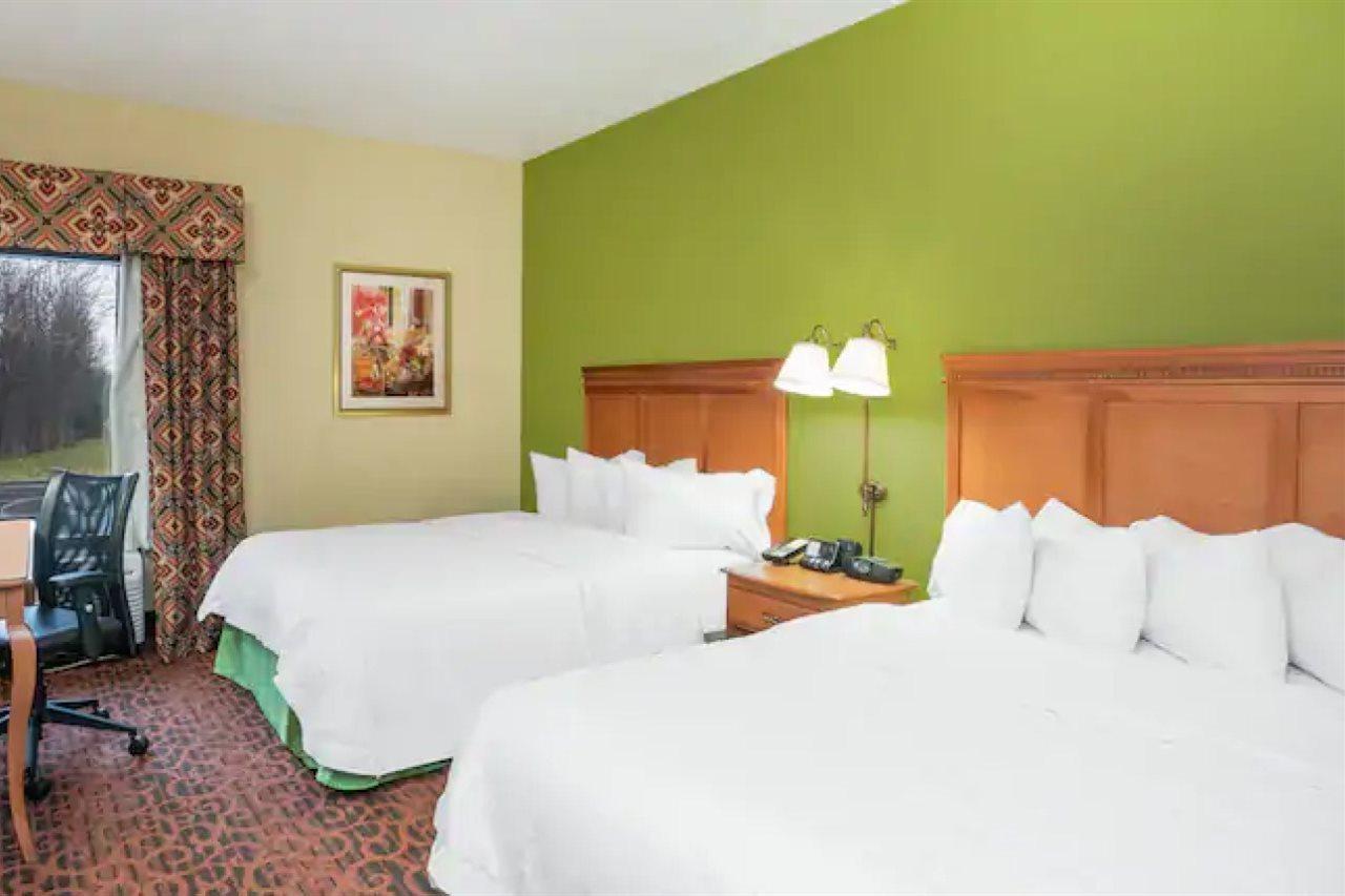 Hampton Inn Бардстаун Екстериор снимка