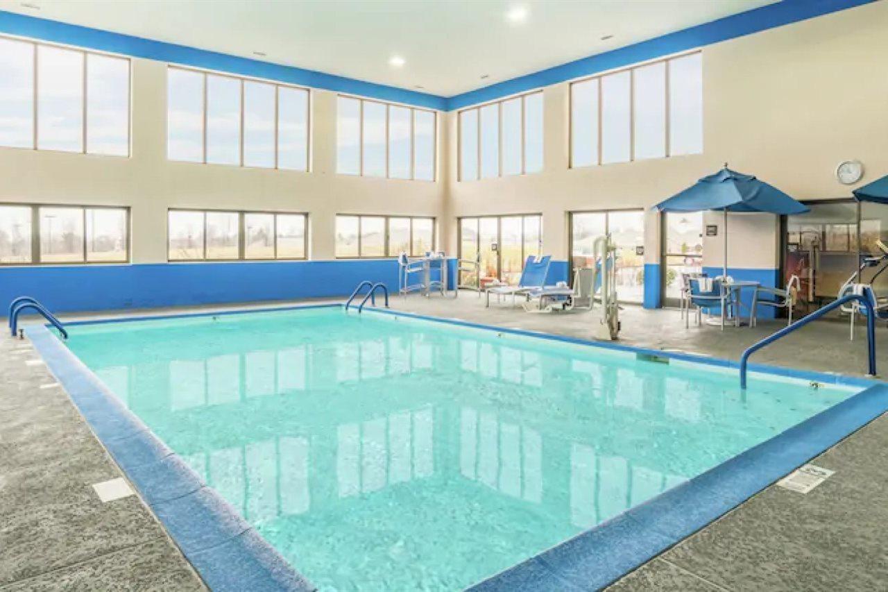 Hampton Inn Бардстаун Екстериор снимка
