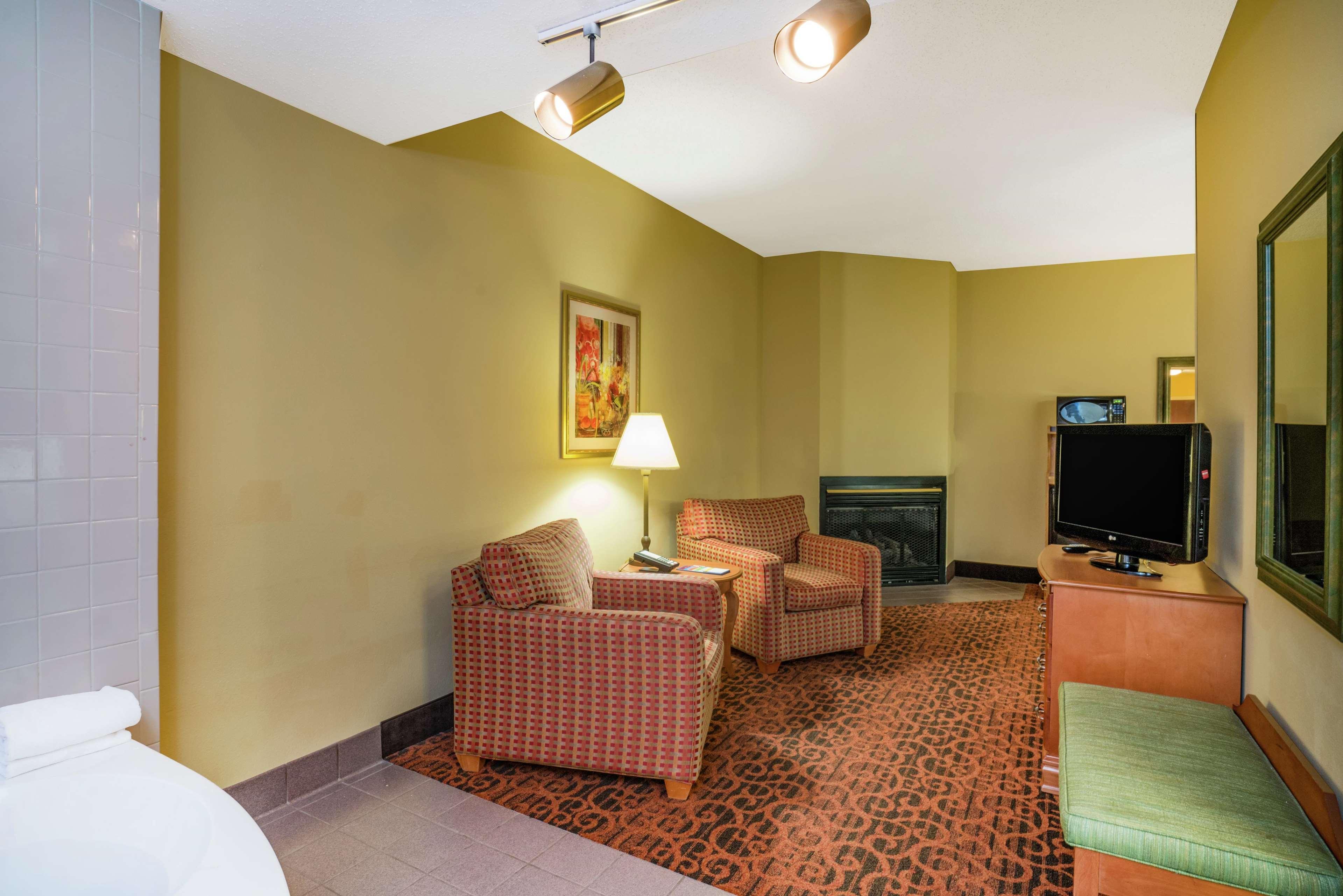 Hampton Inn Бардстаун Екстериор снимка