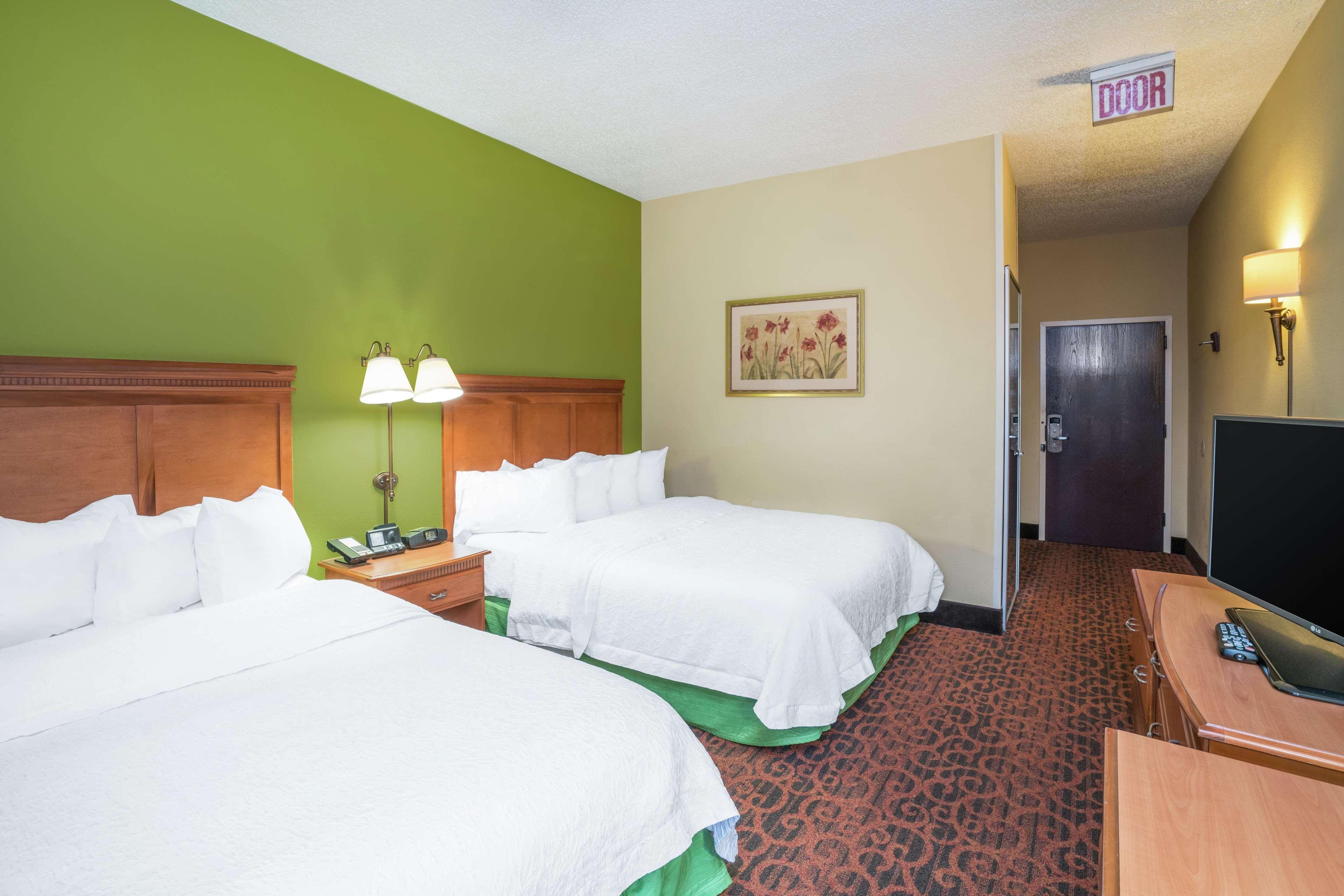 Hampton Inn Бардстаун Екстериор снимка