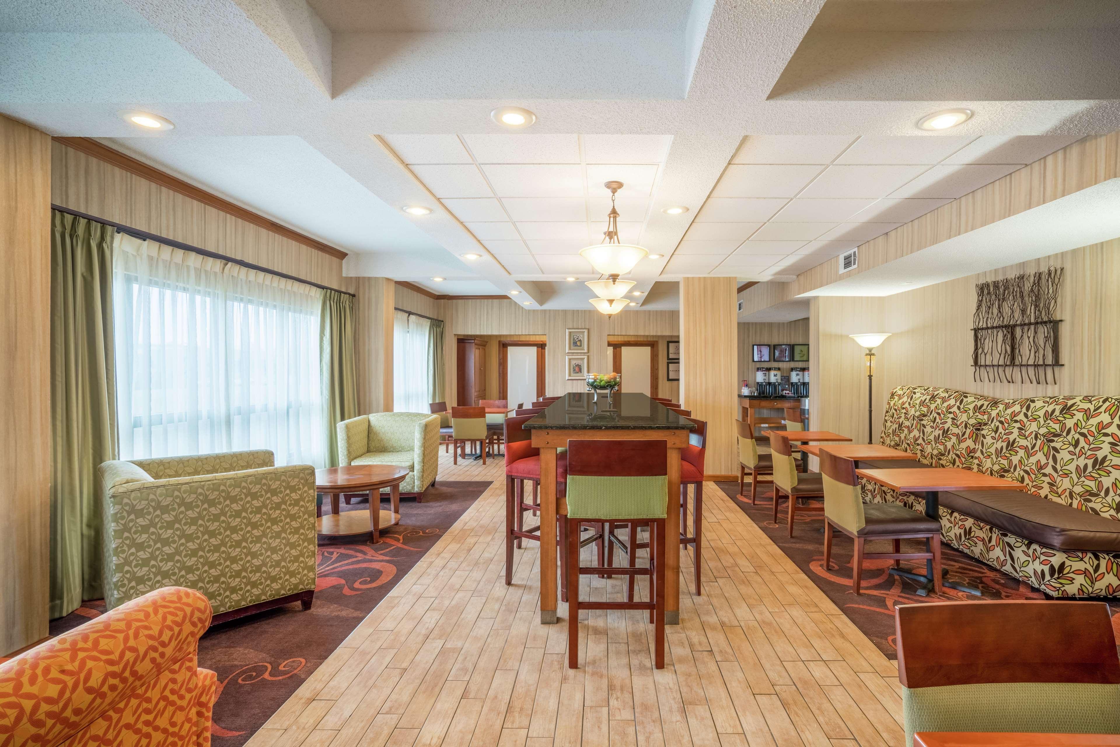 Hampton Inn Бардстаун Екстериор снимка