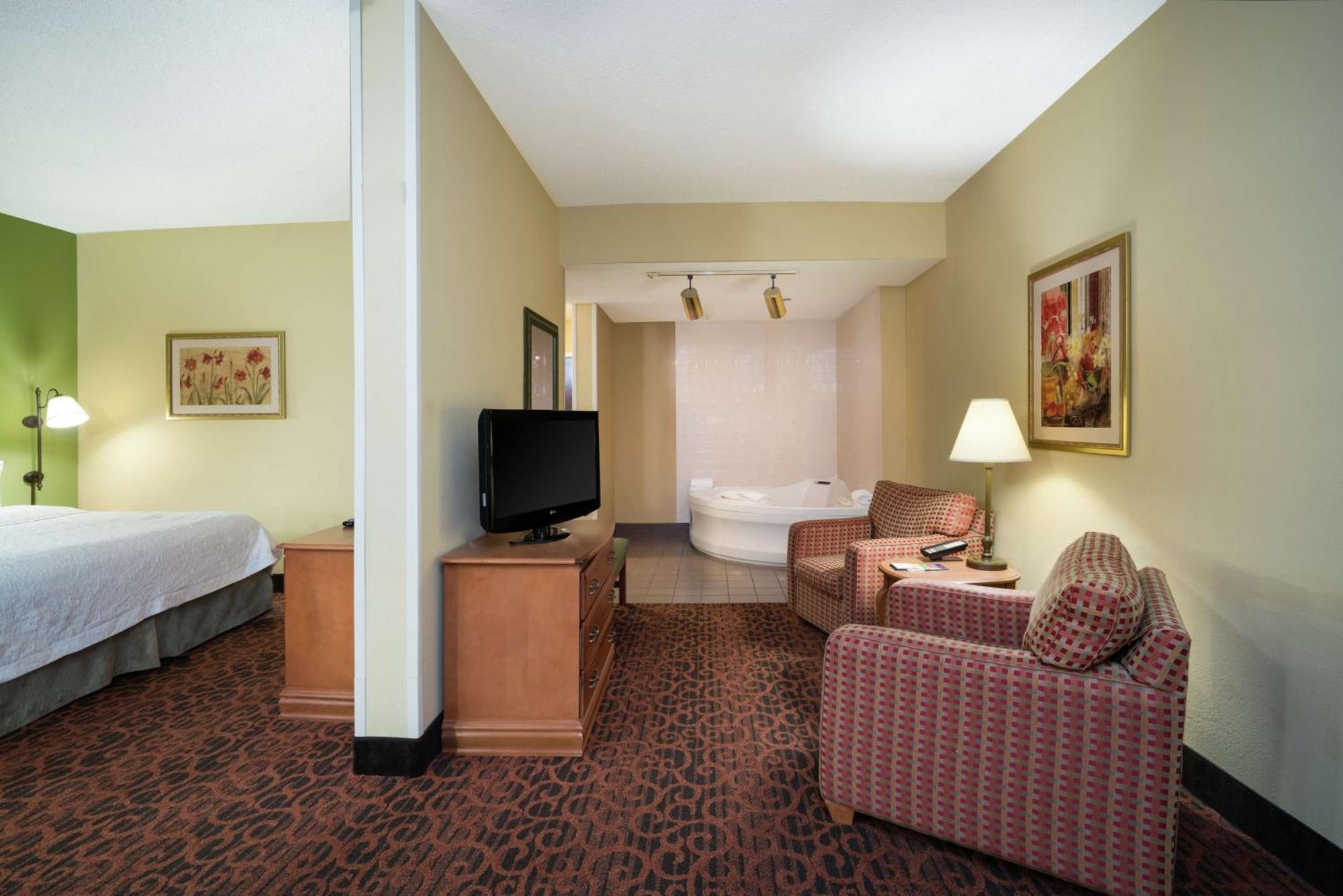 Hampton Inn Бардстаун Екстериор снимка