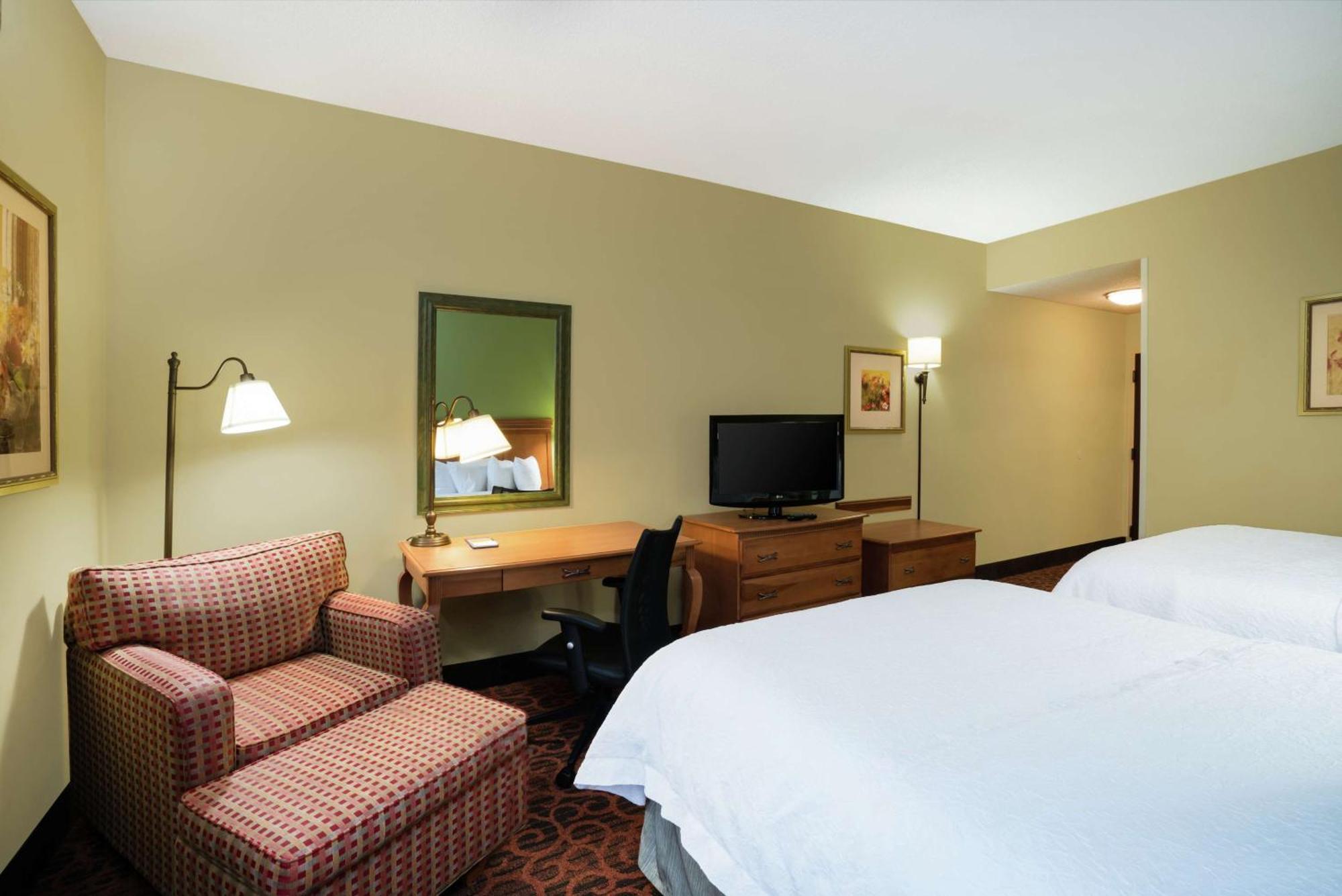 Hampton Inn Бардстаун Екстериор снимка
