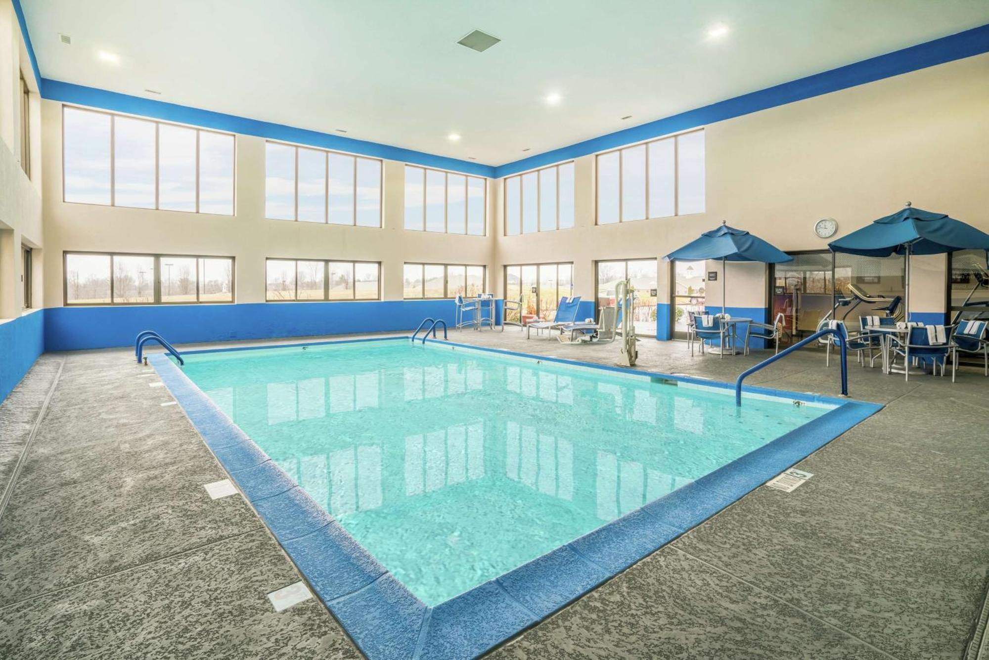 Hampton Inn Бардстаун Екстериор снимка