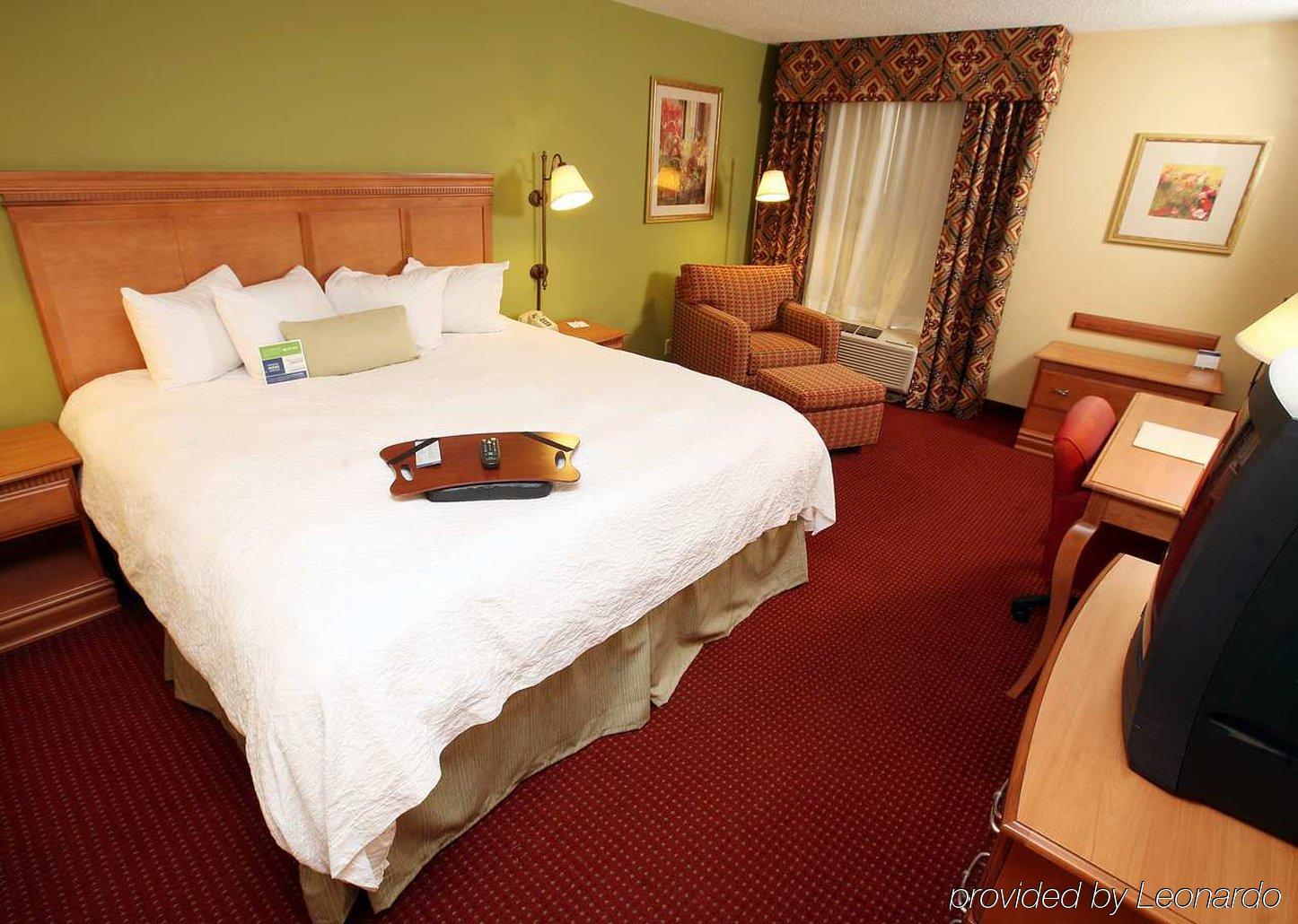 Hampton Inn Бардстаун Стая снимка