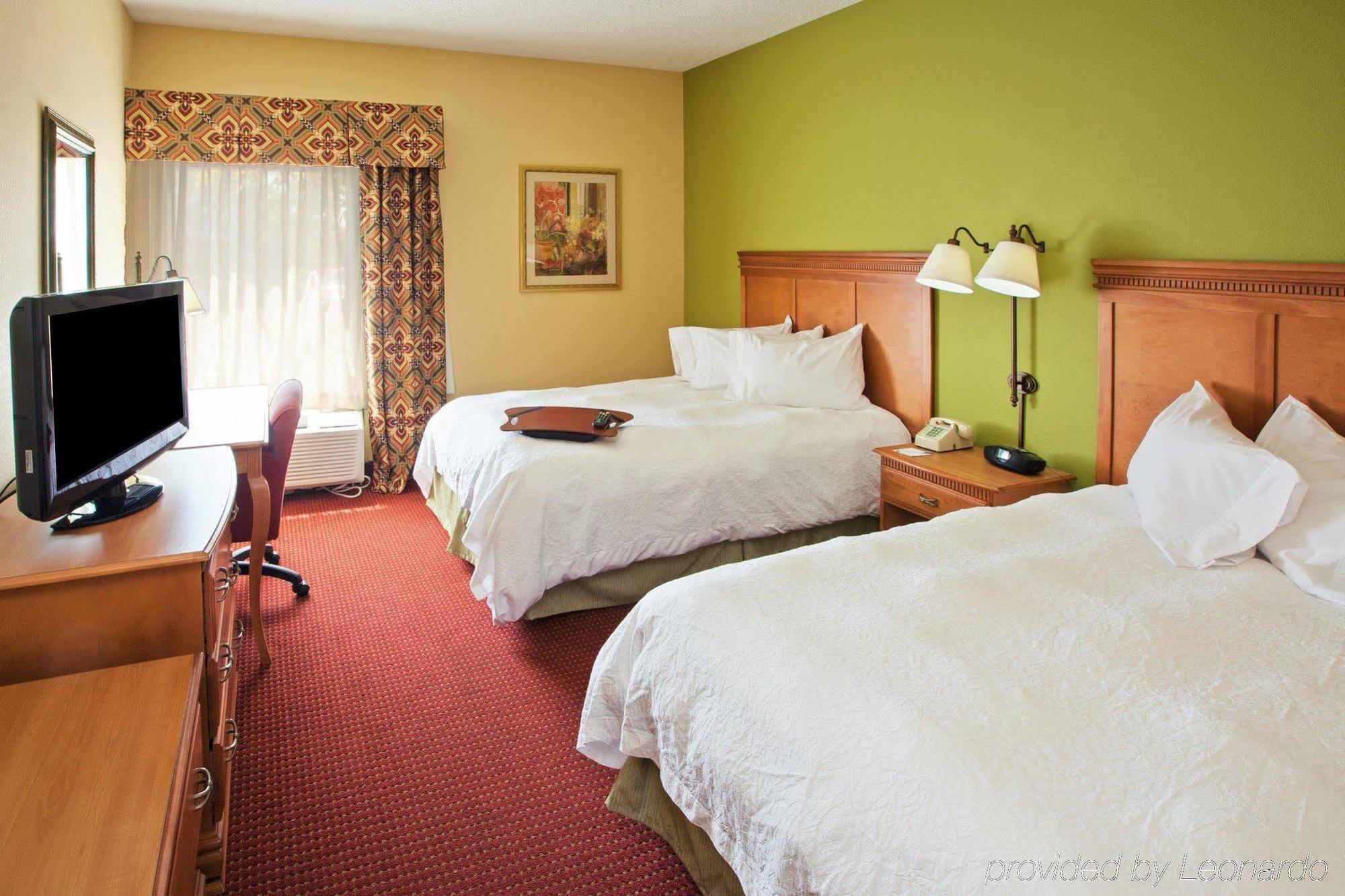 Hampton Inn Бардстаун Стая снимка