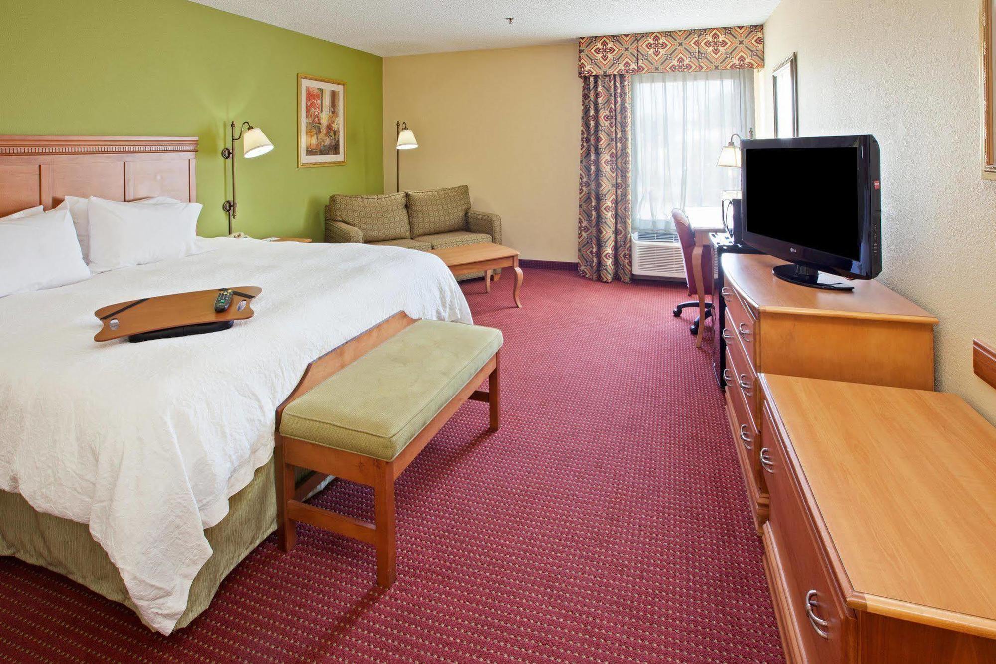 Hampton Inn Бардстаун Екстериор снимка