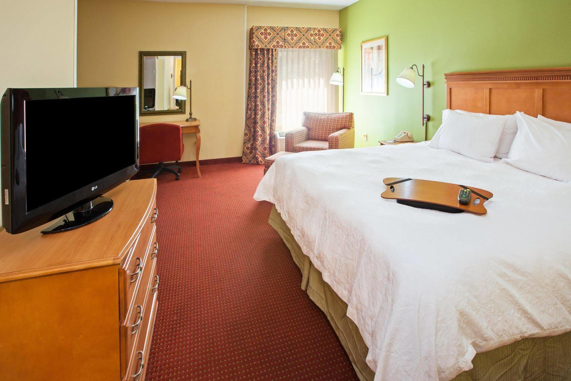 Hampton Inn Бардстаун Стая снимка