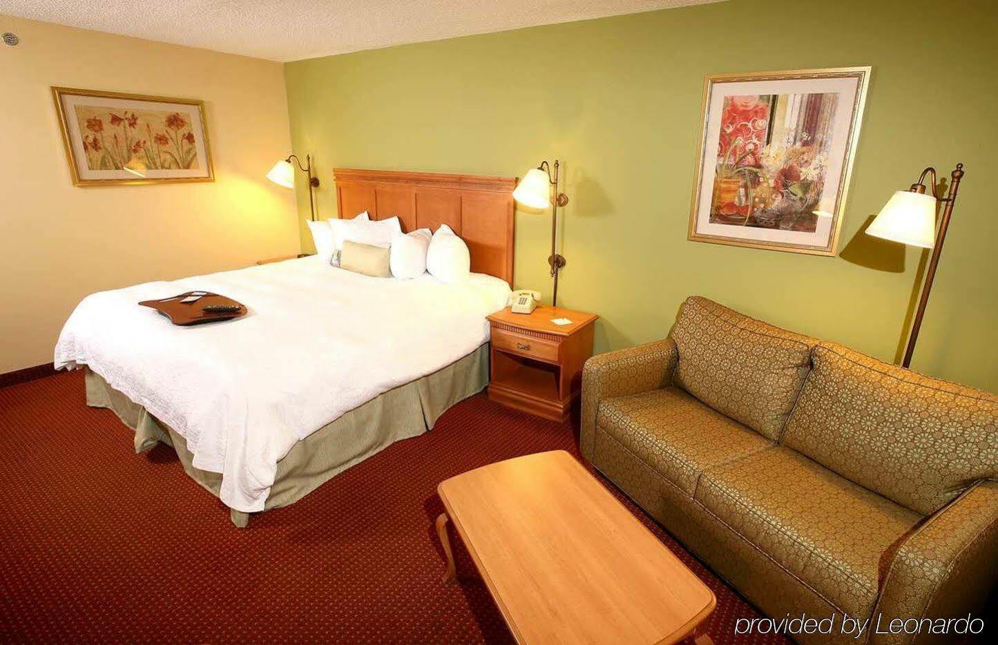 Hampton Inn Бардстаун Екстериор снимка
