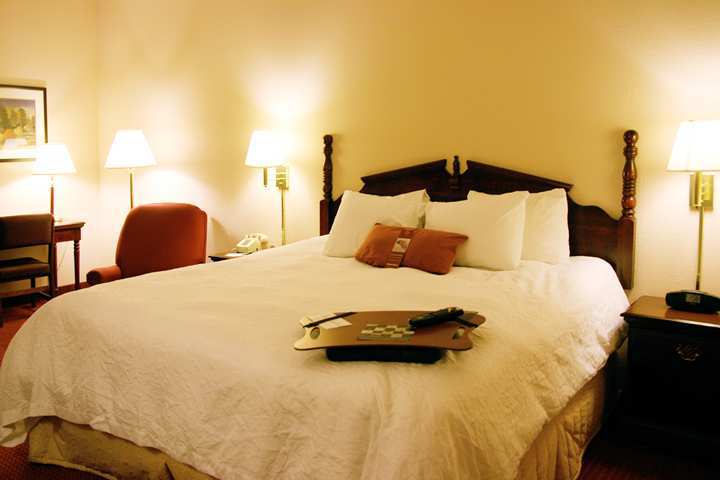 Hampton Inn Бардстаун Екстериор снимка